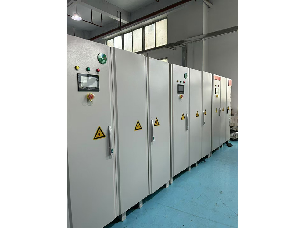 Three-phase digital non-contact voltage regulator